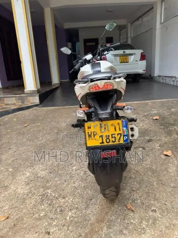TVS Apache RTR 200 2017