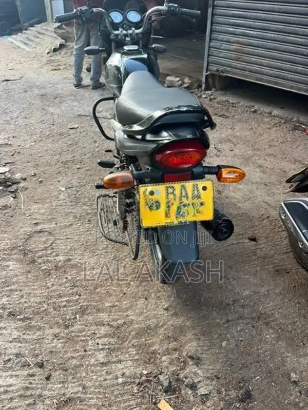Bajaj Platina 100 2013