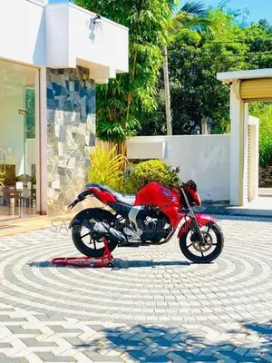 Yamaha FZs V2 2015