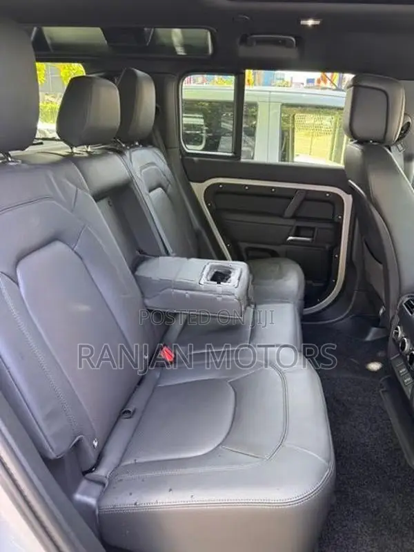 Land Rover Defender 110 HSE P300e 2026
