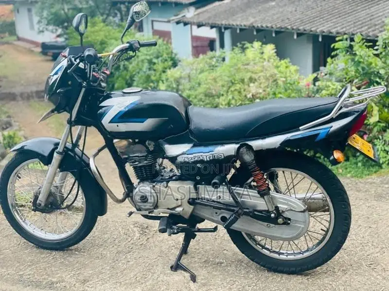 Bajaj CT100 2012