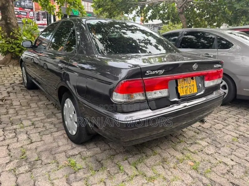 Nissan Sunny FB15 EX Saloon 2000