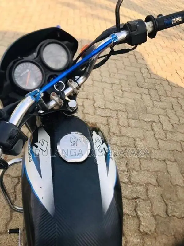 Bajaj CT100 2016