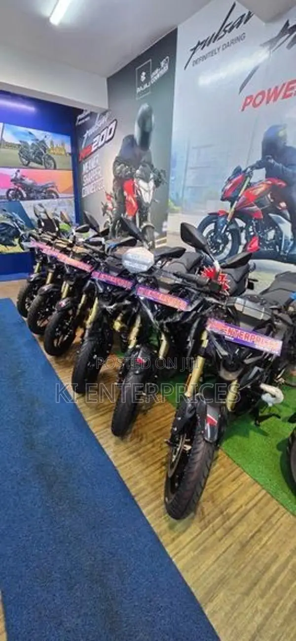 Bajaj Pulsar N160 Premium 2026