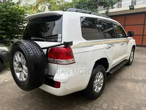 Toyota Land Cruiser 200 VX V8 2011