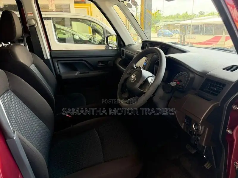 Toyota Roomy X Grade 2024