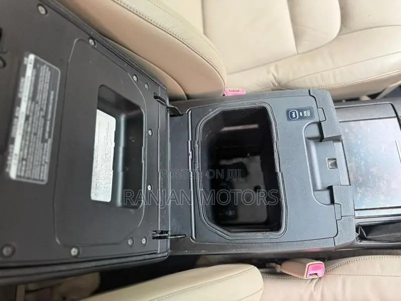 Toyota Land Cruiser 200 VX V8 2011