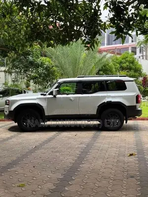 Toyota Land Cruiser LC250 VX Full Spec 2025