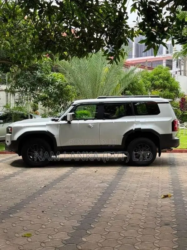 Toyota Land Cruiser LC250 VX Full Spec 2025