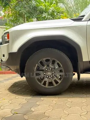 Toyota Land Cruiser LC250 VX Full Spec 2025