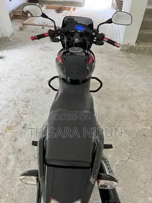 Bajaj Pulsar 180 2018