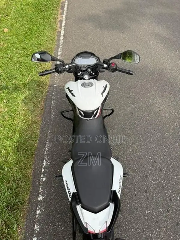 Bajaj Pulsar NS200 2025