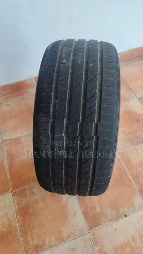 Tyre 225/40