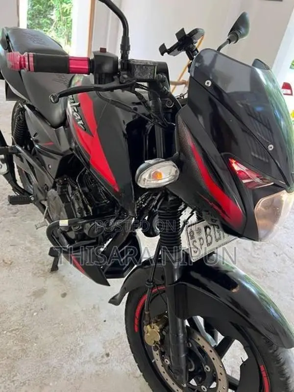 Bajaj Pulsar 180 2018