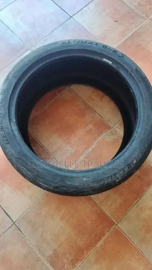 Tyre 225/40