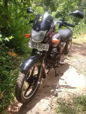 Bajaj Platina 100 2015