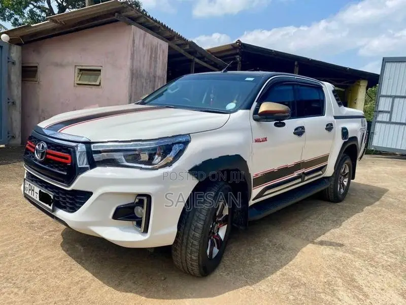Toyota Hilux Rocco 2016