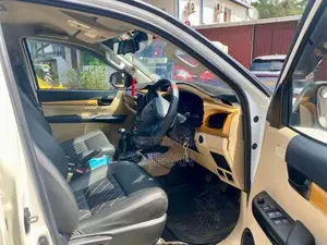 Toyota Hilux Rocco 2016
