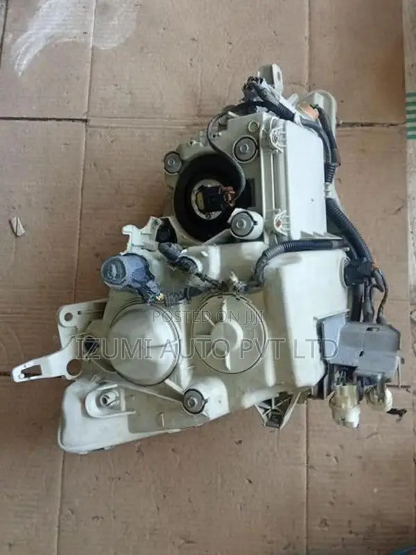 Toyota Crown 182 Head Light Left Side