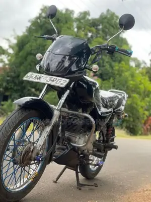 Bajaj CT100 Black Edition 2012