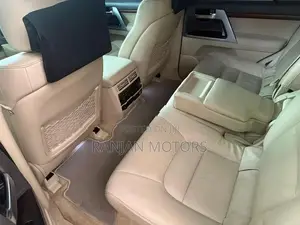 Toyota Land Cruiser 200 Sahara V8 2016