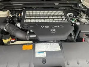 Toyota Land Cruiser 200 Sahara V8 2016
