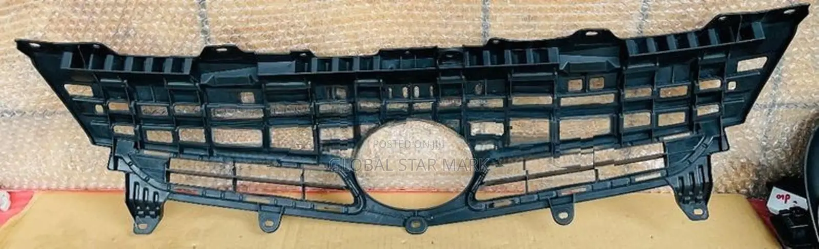 TOYOTA PRIUS ZVW30 BUMPER UPPER SHELL (OLD MODEL) – RECONDITION