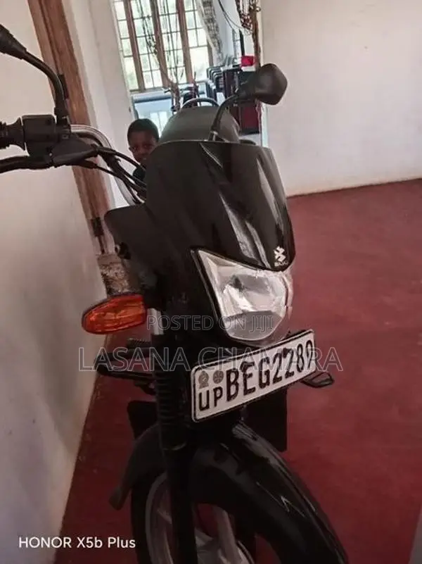 Bajaj Platina 100 2016