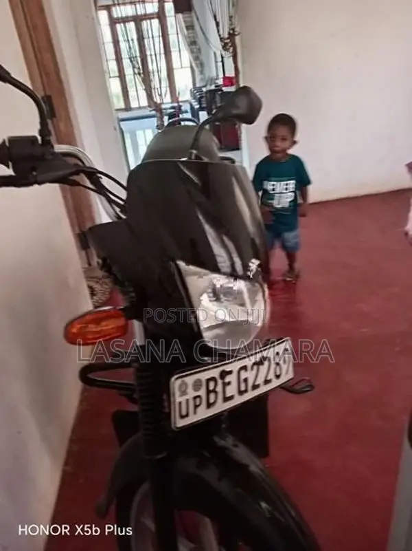 Bajaj Platina 100 2016