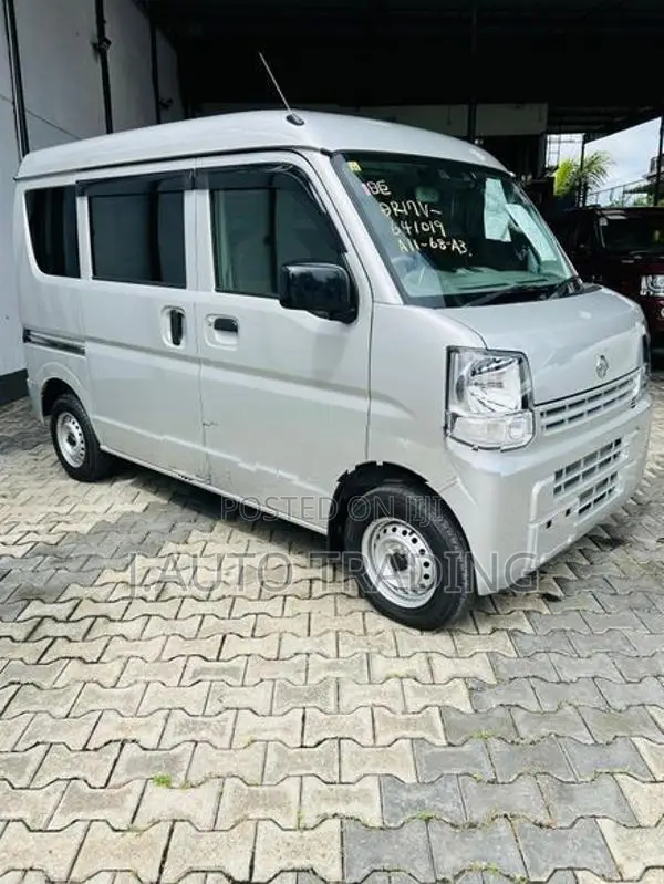 Nissan Clipper 2023