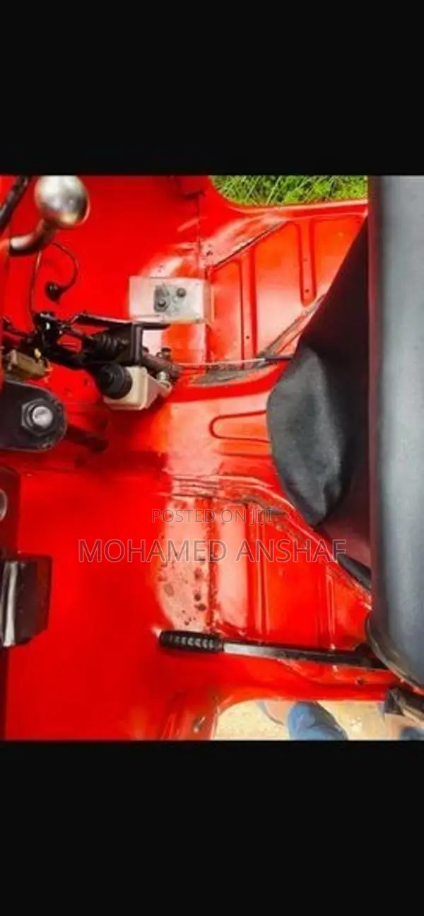 Bajaj RE 2005