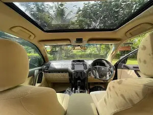 Toyota Land Cruiser Prado TX 150 2014