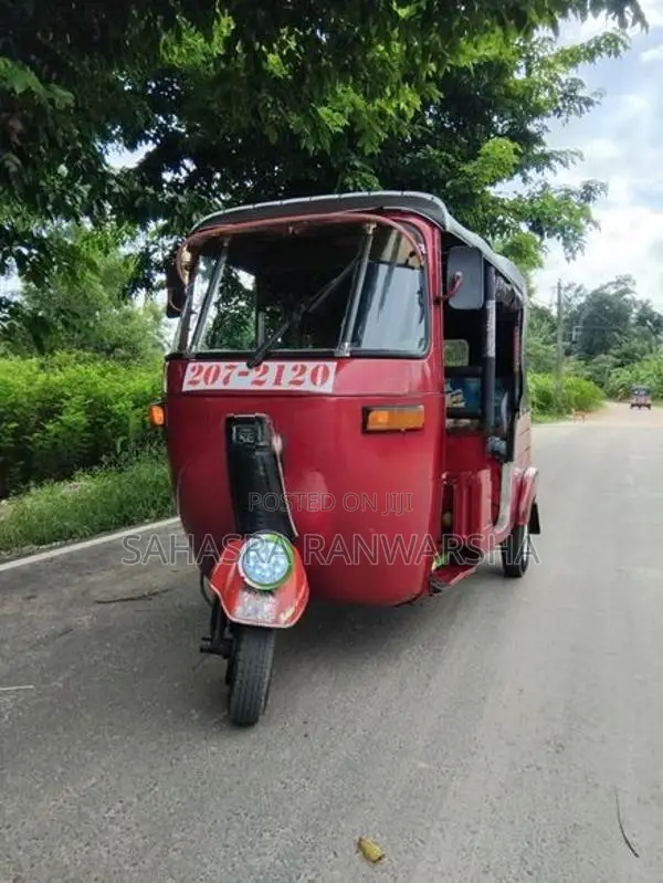 Bajaj RE 2000