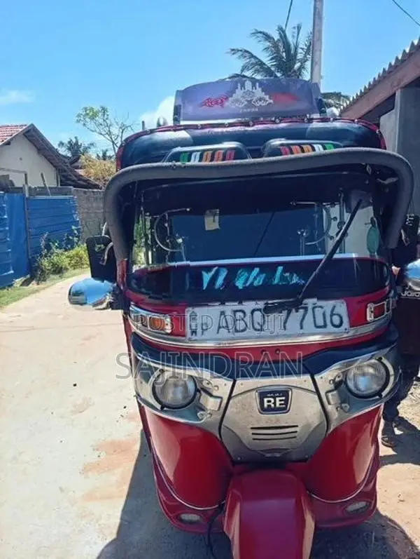 Bajaj RE 2017