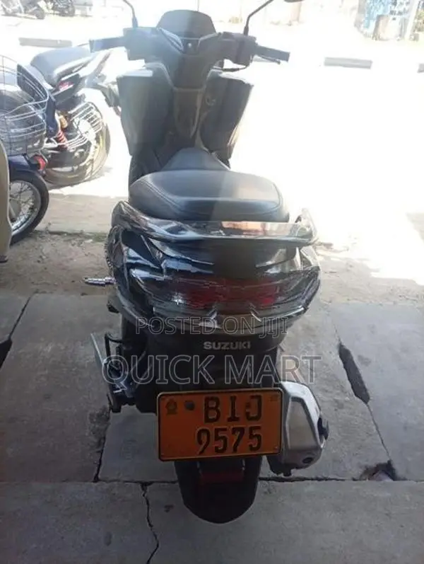 Suzuki Burgman 2020