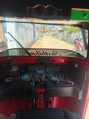 Bajaj RE 2017