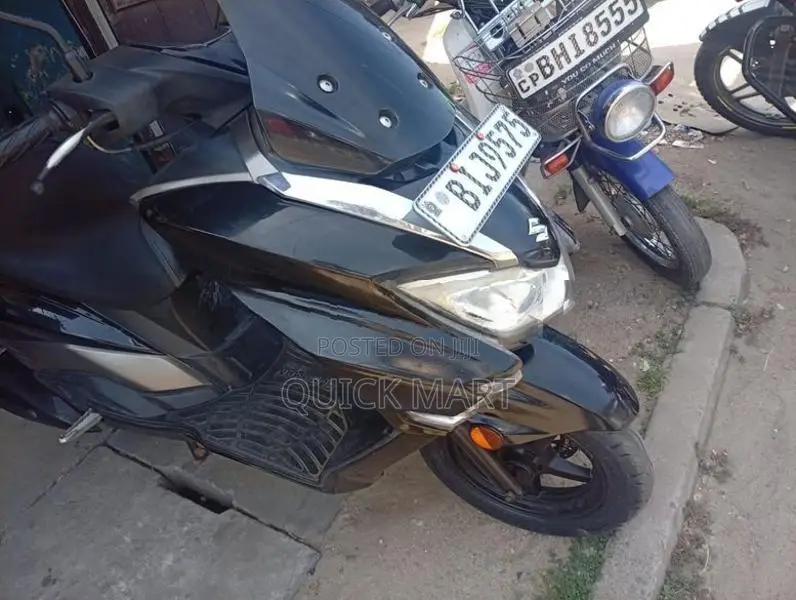 Suzuki Burgman 2020