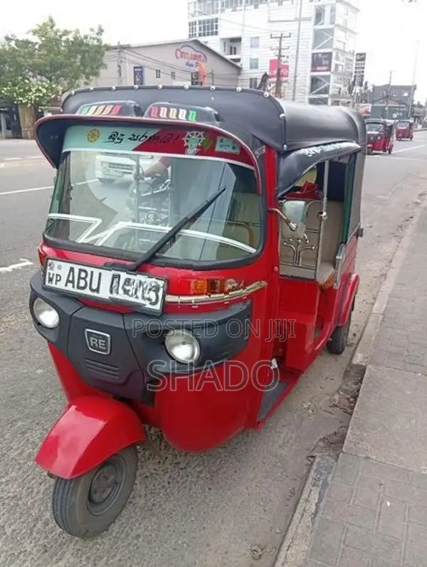 Bajaj RE 2019