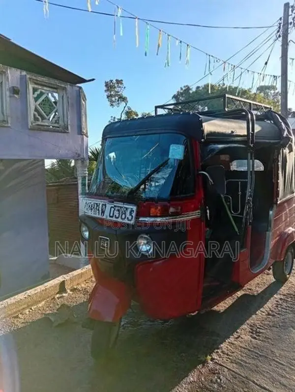 Bajaj RE 2015
