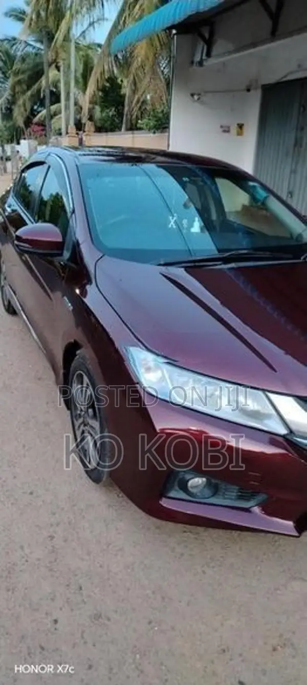 Honda Grace 2015