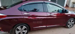 Honda Grace 2015
