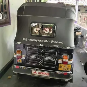 Bajaj RE 1250000 2010