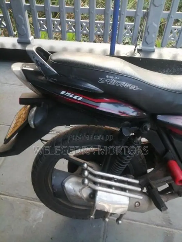Bajaj Discover 2012