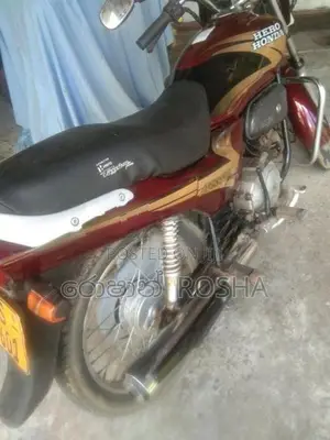 Hero CD 100 1995