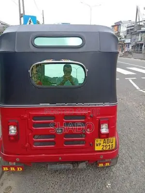 Bajaj RE 2019