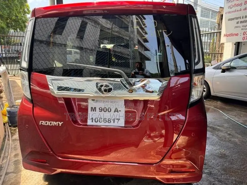 Toyota Roomy Custom G 2023
