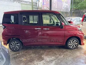 Toyota Roomy Custom G 2023