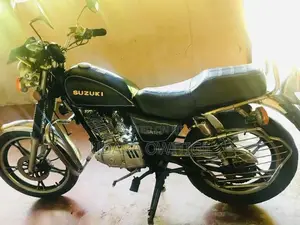 Suzuki GN 125 DD 2002