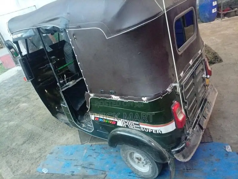 Bajaj RE 2003