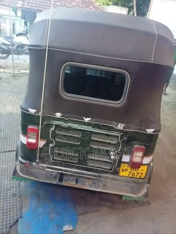 Bajaj RE 2003